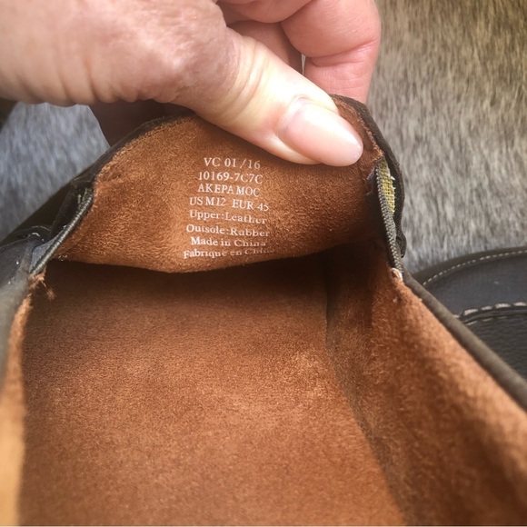 OluKai like new Mens Akepa Moc dark brown pebbled leather rubber sole 12 - Picture 11 of 11